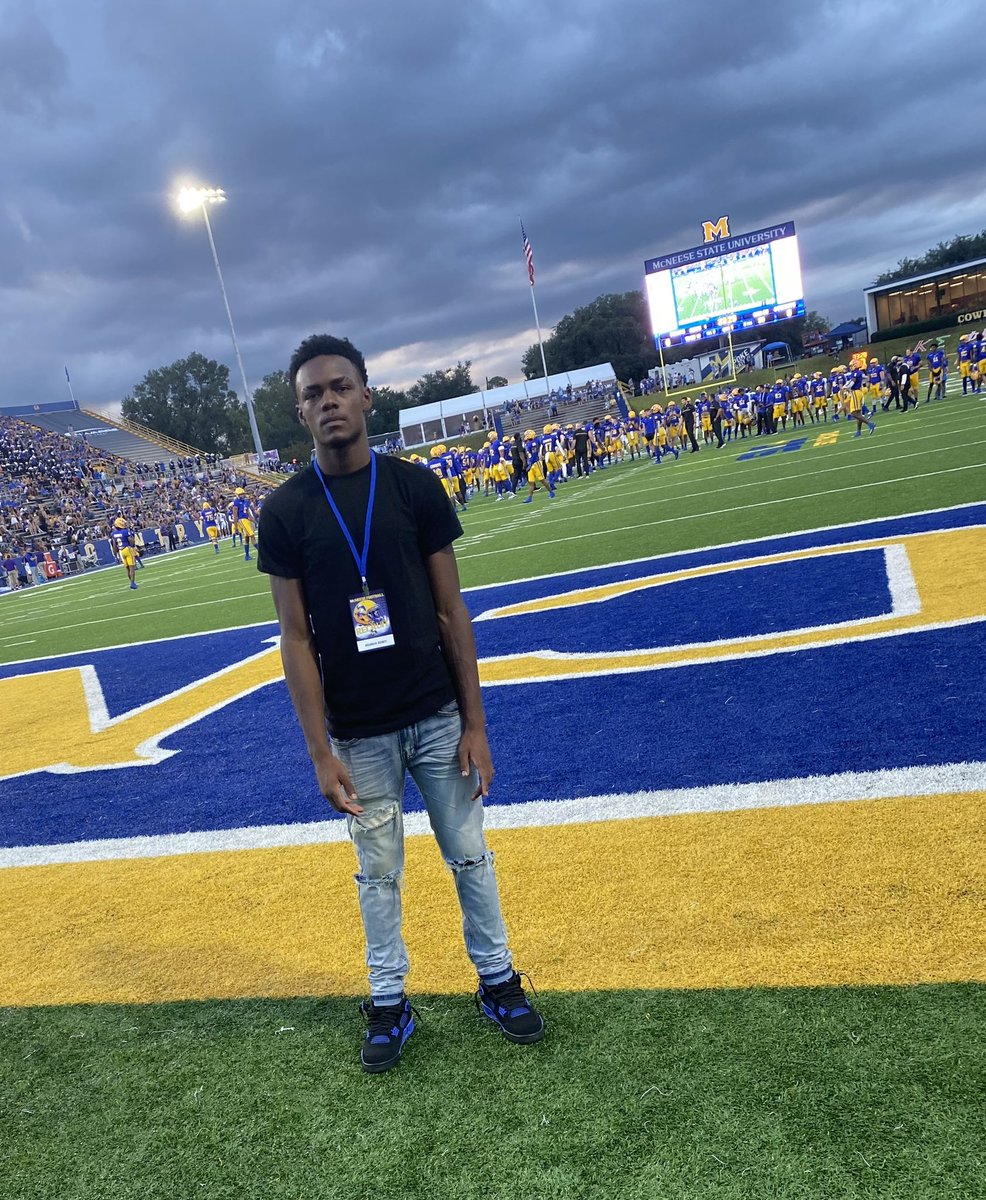 kedrickgosey's tweet photo. I had a great time today @McNeeseFootball ! Thanks to the staff making it a great time for me and my family #GeauxPokes https://t.co/MRKKq9GEf7