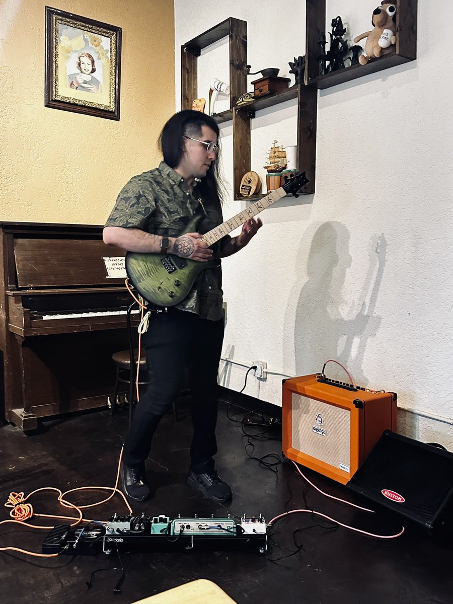 PixelGhosty88's tweet photo. In my element 🎸🎶☕️

#prsguitars #dustywaring #prsguitar #walrusaudio https://t.co/HXssAEHYJT