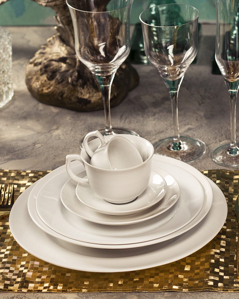 Para quem aprecia um toque de requinte na hora de montar a mesa e servir as refeições, a coleção Flamingo White é perfeita. Com seu branco básico e leve, ela é um curinga para qualquer decoração, além de ideal para quem prefere deixar o destaque para a comida servida. ✨