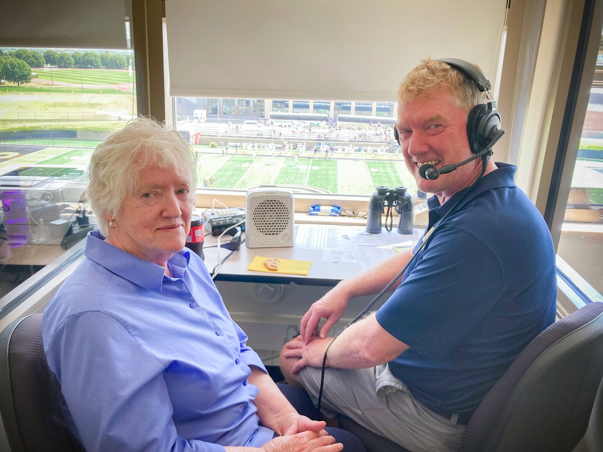 🚨📸WHOLESOME PHOTO ALERT: Chris Boeckman, “The Voice of the Beavers,” was joined by his mother, Sharon, in the booth for the first time today as Chris called the <a href="/BVU_Football/">BVU Football</a> game at Gustavus Adolphus. His sons, Brody and Beau Boeckman, play for the Beavers. #BeaversBuild