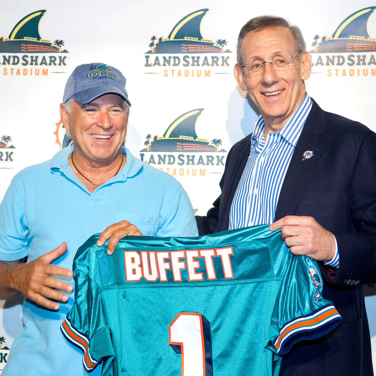 MiamiDolphins's tweet image. A legend, icon, and friend. 

Rest in peace Jimmy Buffett. You will be missed.