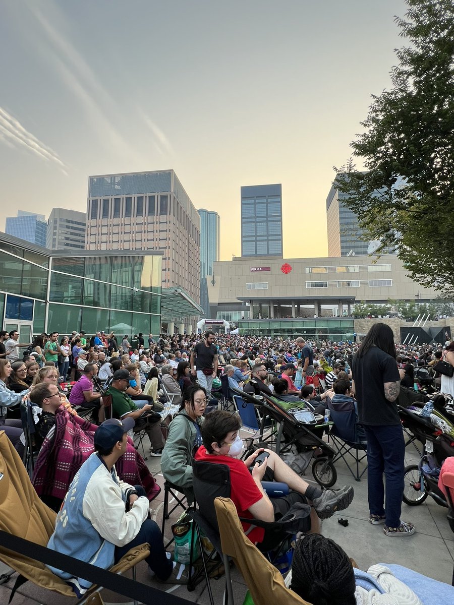 If you wonder if people still love being downtown, check out the crowd at Symphony in the Square. WOW! Way to go, ESO. @edmsymphony 
#yegbike #ridebikes #bikelife #bikeeverywhere #pedalpower #edm #yeg #edmonton #yeglife #yegliving