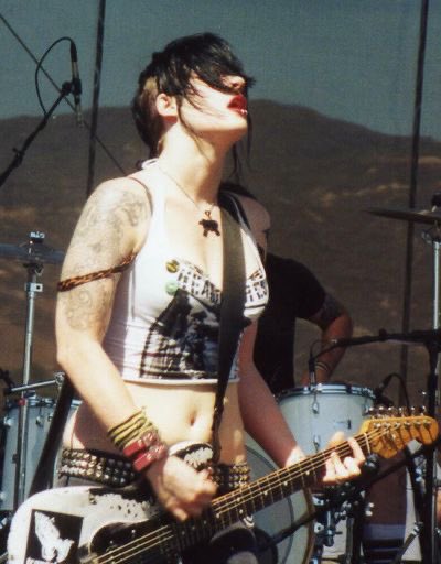 bitchinband1t's tweet photo. she looks like all of the chemical romances got turned into a single girl and i’m genuinely so obsessed https://t.co/oHfIAvVkNv