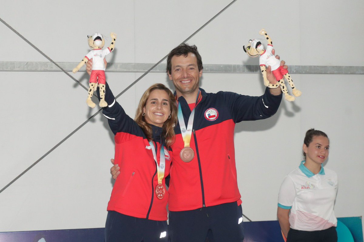 santiago2023's tweet photo. 🇨🇱💪🏽 #EnVitrina - Constanza Seguel, marcando un legado familiar junto al viento y al mar
Revisa la entrevista completa con la atleta de vela en nuestro sitio web. ¡Está imperdible!
👉https://t.co/lvnp49EIdn https://t.co/OH24P5YdhE