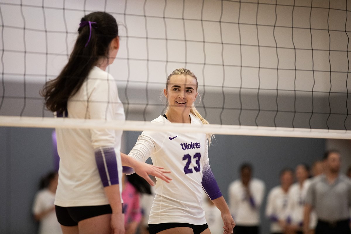 What a thrill to experience the energy of a packed Paulson Center crowd welcoming @NYUAthletics home to the corner of Bleecker and Mercer this weekend for the first time since 2016! 💜 CONGRATS to @nyuwomensvolley and THANK YOU to all who filled the place with #VioletPride.