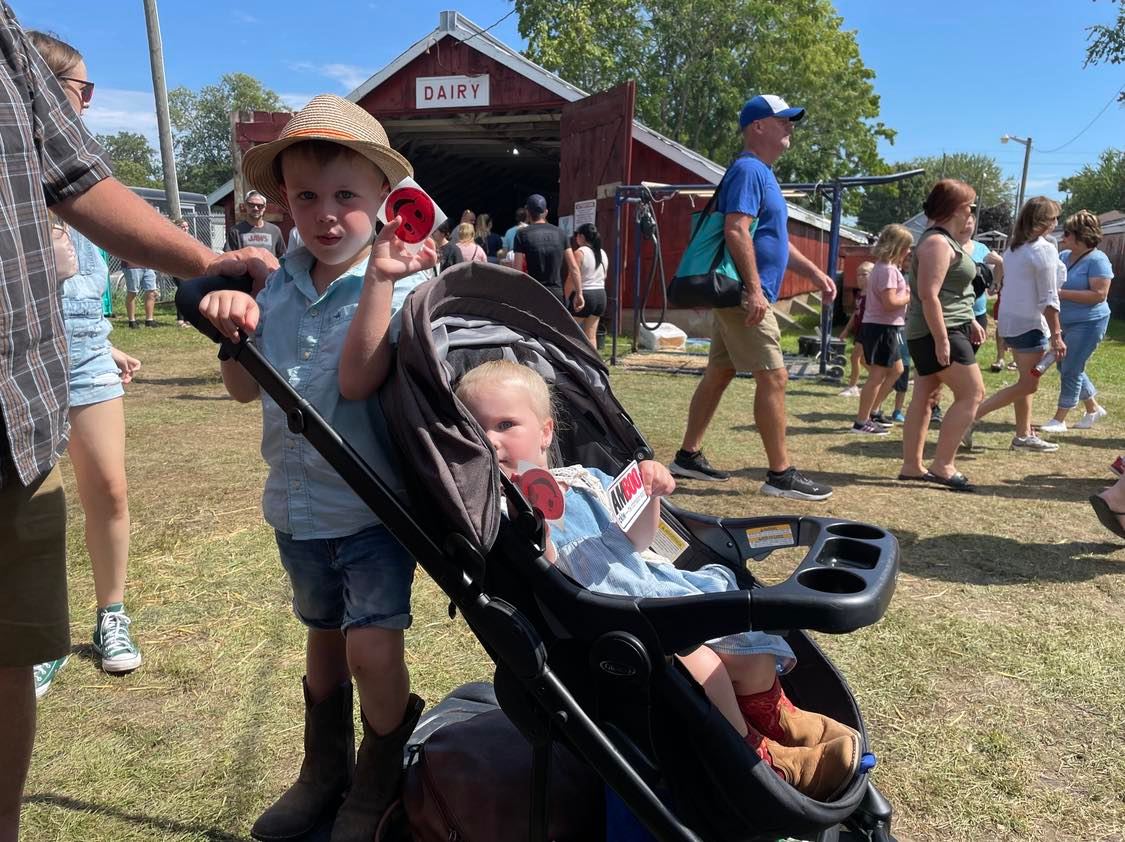 AM800CKLW's tweet photo. 🚜 Exciting day at the Harrow Fair! See you there tomorrow 😁 #HarrowFair https://t.co/YponBdwDaC