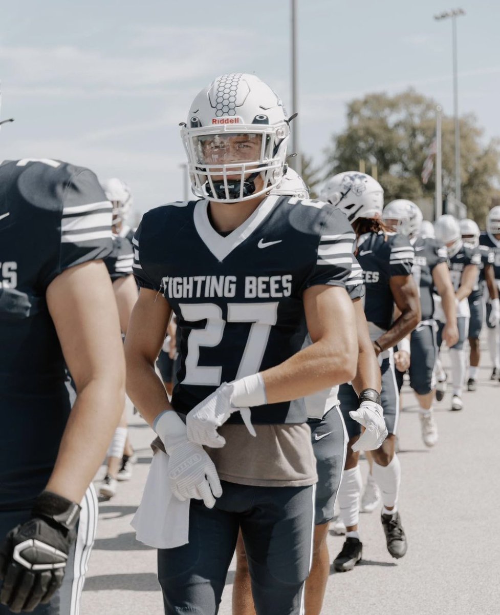 Thru 2 games, 11 TKL, 1 TFL, 1 INT, 1 FF, 1 PBU. Keep it rolling <a href="/G_Litgen4/">George Litgen III</a>