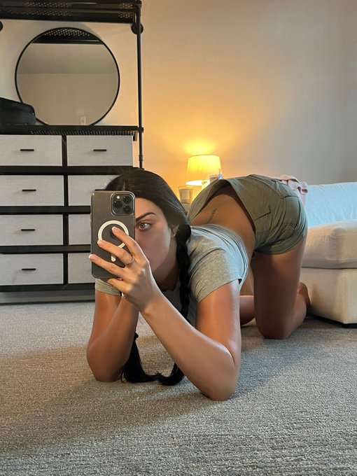 from my camera roll to yours 🤍🧸🫶🏼😇 https://t.co/nlQZSQTd2l https://t.co/hS5RrWZdBv