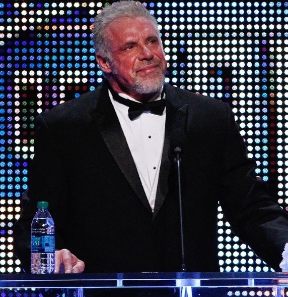 AEWNeckbeard's tweet photo. There's no way WWE would ever take back CM Punk. 🥰🥰🥰 https://t.co/d2GkbK0rP6