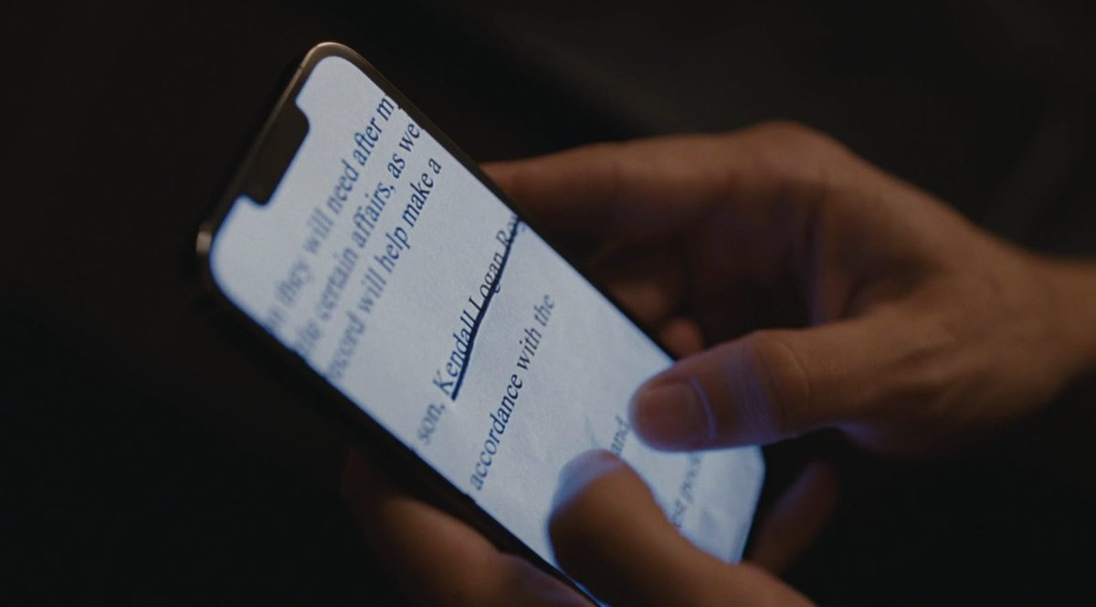 shannonlada's tweet photo. Jesse Armstrong, el creador de SUCCESSION, confirmó que Logan Roy subrayó el nombre de Kendall. ¡No lo tachó!

"Si estuvieras tachando algo, no empezarías por debajo".

El día que se derriba un mito. #Succession

https://t.co/VcmTWAgNXR https://t.co/kXU9jhJsXM