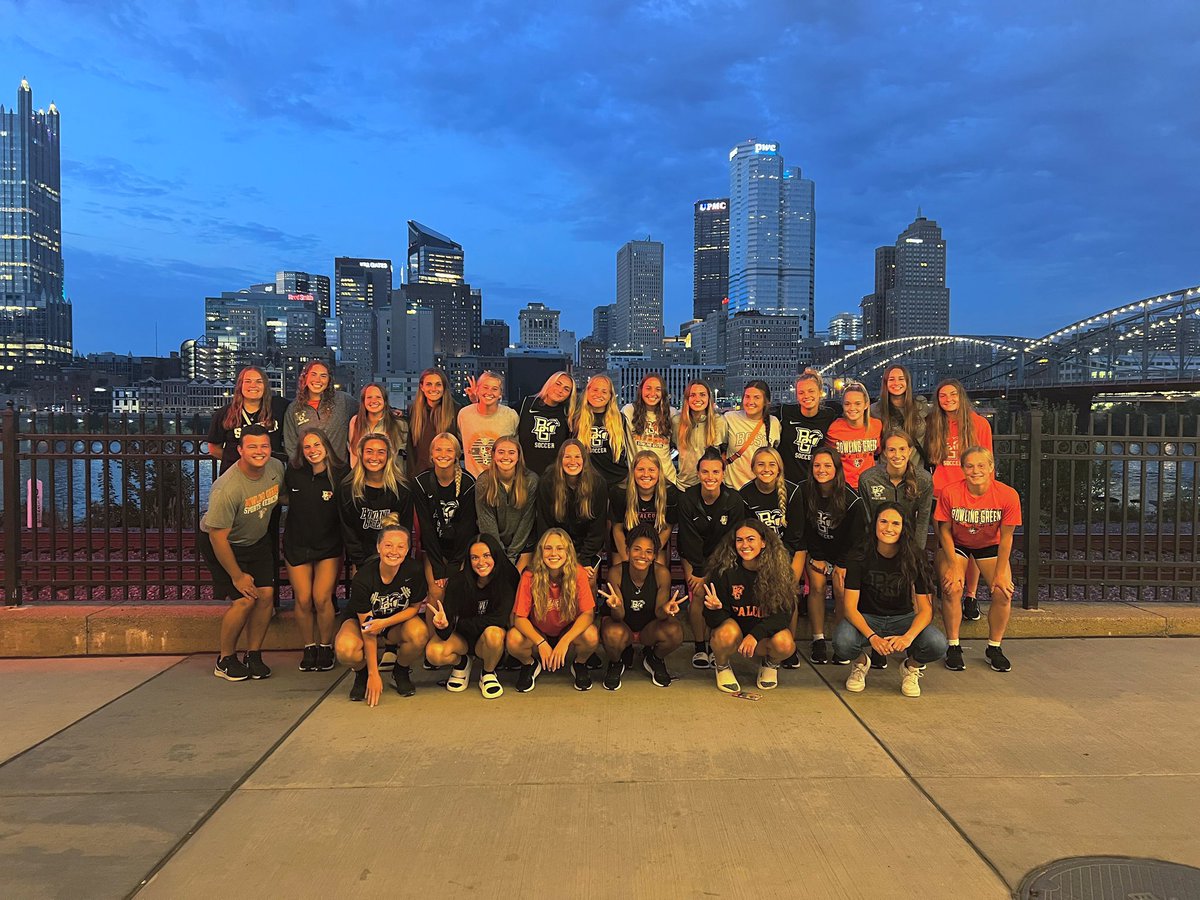Hi Pittsburgh! Thanks to the Vukas Family for hosting the team for dinner tonight! 🧡

#AyZiggy