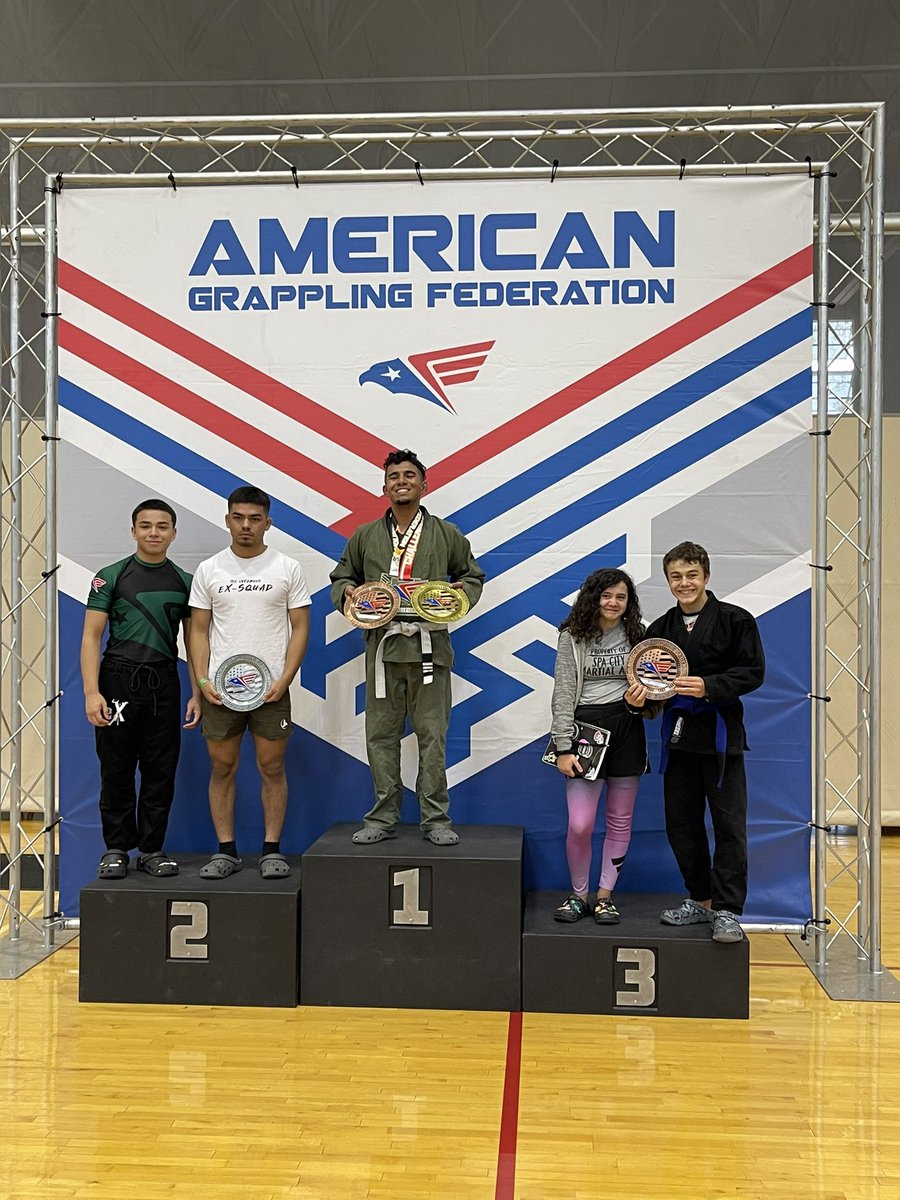 Dimosaursss's tweet photo. Got gold in two weight clases today 🤫 https://t.co/TXTXPfOTEz
