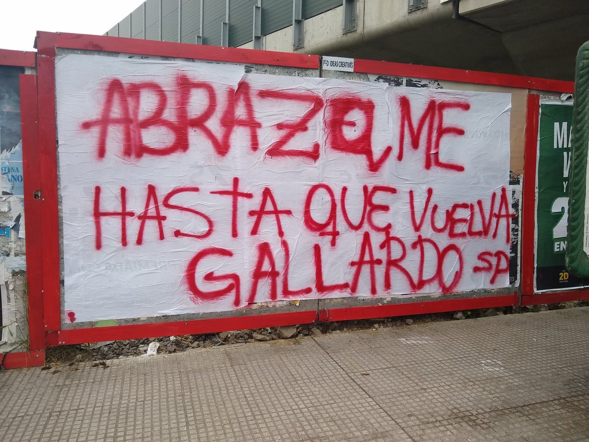 MassiCarp's tweet photo. NO PUEDO VIVIR SIN VOS https://t.co/WlglvZ9Srz