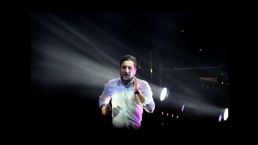 Matt_Cardle_AG's tweet photo. 🎶 This week's #MondayMusicMemory takes us running onstage with Matt Cardle, on the XF Tour..... #upthestairs #2011 #Dublin 🏃✨ https://t.co/HrzKkjleJ7