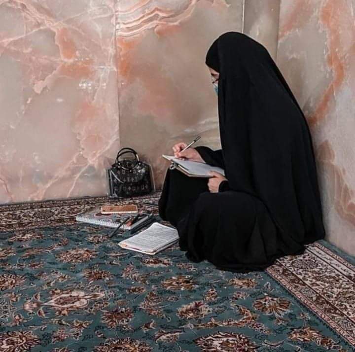 Bis3O's tweet photo. ﺍﻟﺴَّـﻼَﻡُ ﻋَﻠَﻴـﻜُﻢ ﻭَﺭَﺣْﻤَﺔُ ﺍﻟﻠﻪِ ﻭَﺑَﺮَﻛـَﺎ���ُﻪ

﷽

عورت کی کل کائنات اسکی 
پاکیزگی اور حیاء ہوتی ہے 💖 https://t.co/siMolwb0eC