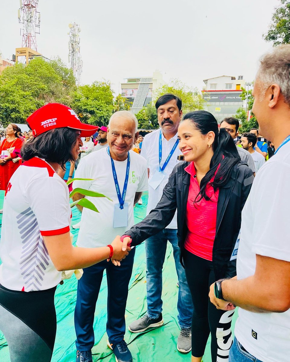 KusumaH_INC's tweet photo. ರಾಜರಾಜೇಶ್ವರಿ ನಗರ ರನ್ ಅಡಿಕ್ಟ್ಸ್ ಫೌಂಡೇಶನ್ ವತಿಯಿಂದ ಗ್ರಾಮಿಣ ಮಕ್ಕಳ ವಿದ್ಯಾಭ್ಯಾಸಕ್ಕಾಗಿ ಆಯೋಜಿಸಿದ್ದ 5ನೇ ವರ್ಷದ ವಾರ್ಷಿಕ 3k ಓಟವನ್ನು ಉದ್ಘಾಟಿಸಿದೆನು.#runaddicts #rrnagar #nimmakusuma https://t.co/mZKsrffVhv