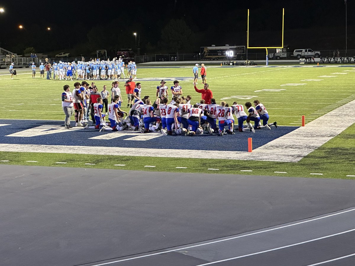 DouglasPat2324's tweet photo. Our boys didn’t come away with the win tonight they played their hearts out and never gave up. #patrioteffortoverexcuses https://t.co/9EX97fIZy1