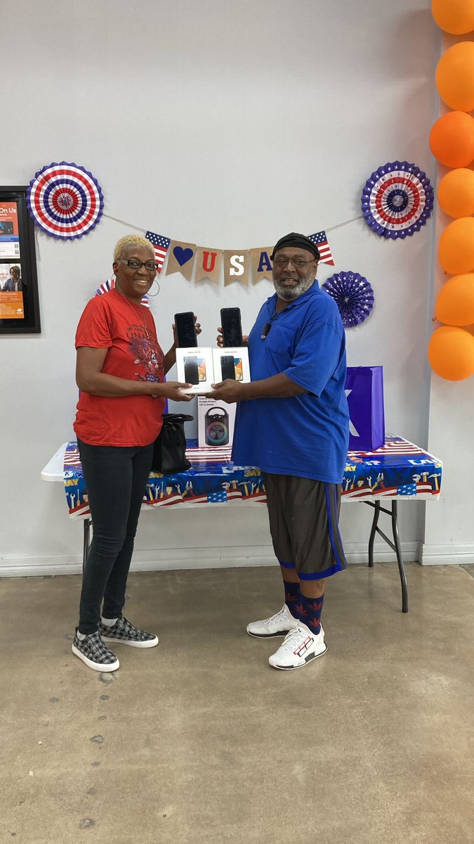 KristyPfahler's tweet photo. Texas is hot, but our events are hotter! Our stores are open and ready to help all weekend! @boostmobile #boostlaborday https://t.co/gD9Wn2ZEPn