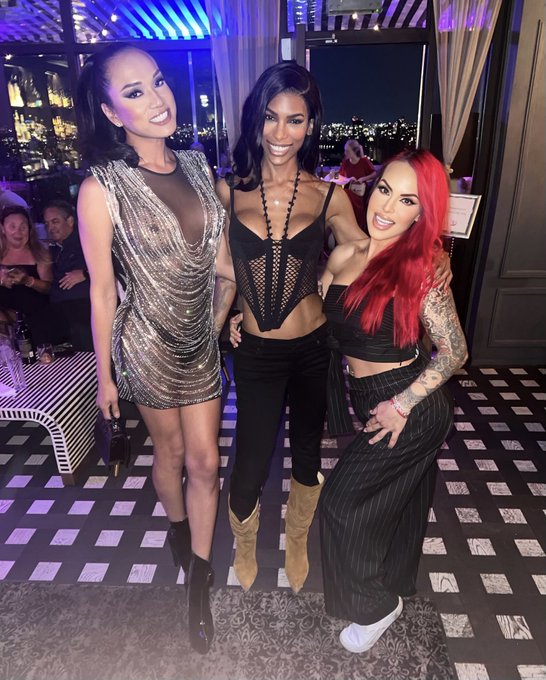 Happy birthday @NATASSIADREAMSX !!!! Xx 😘 https://t.co/zsqSSrcnXV<a class="tags" href="/tag/natassiadreamsx">@natassiadreamsx</a><a href="/tag/freakygeeks"class="tags"><span>#freakygeeks</span></a>