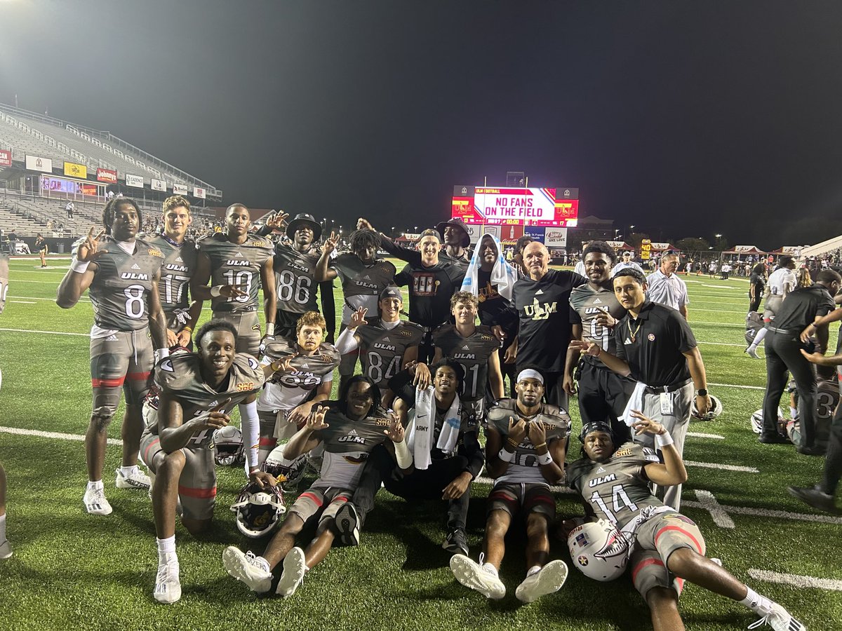 Had a blast with these guys tonight!
1-0 this week… #SlotMachines🎰
⁦<a href="/ULM_FB/">ULM Football</a>⁩