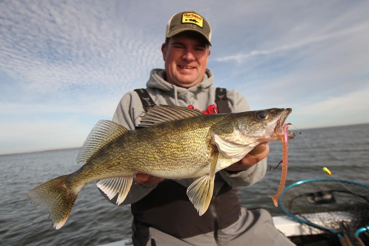 Fun to see many of the NWT Pros around Devils Lake getting ready for the championship.  Many of these guys are anglers I have a lot of respect for and many of them I consider great friends.  What is your guess for the 3 day total weight?  My guess is 73.5 pounds. #fishing