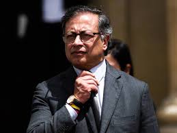 El presidente más intachable, relevante, servicial y el más importante de la Historia de Colombia y del Mundo Entero @PetroGustavo 

Si estás de acuerdo dale 🔁❤️