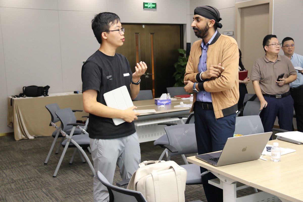 JieWang_ZJUI's tweet image. I recently attended Shenzhen-Yuehai Sub-District Domestic &amp;amp; Foreign Enterprises Business Matchmaking.
Welcome #Aquila #Empathy &amp;amp; #XNODE!
It&apos;s pleasant to see AIGC firms from Singapore visisting SZ with their impressive digtal avatar demo.
#Shenzhen #InternatioalMarket #Open