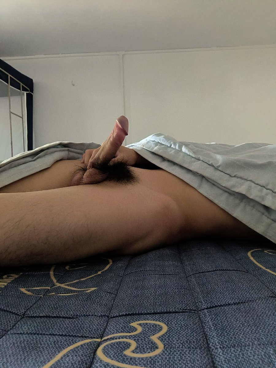 舍友在下面打游戏 露🐦