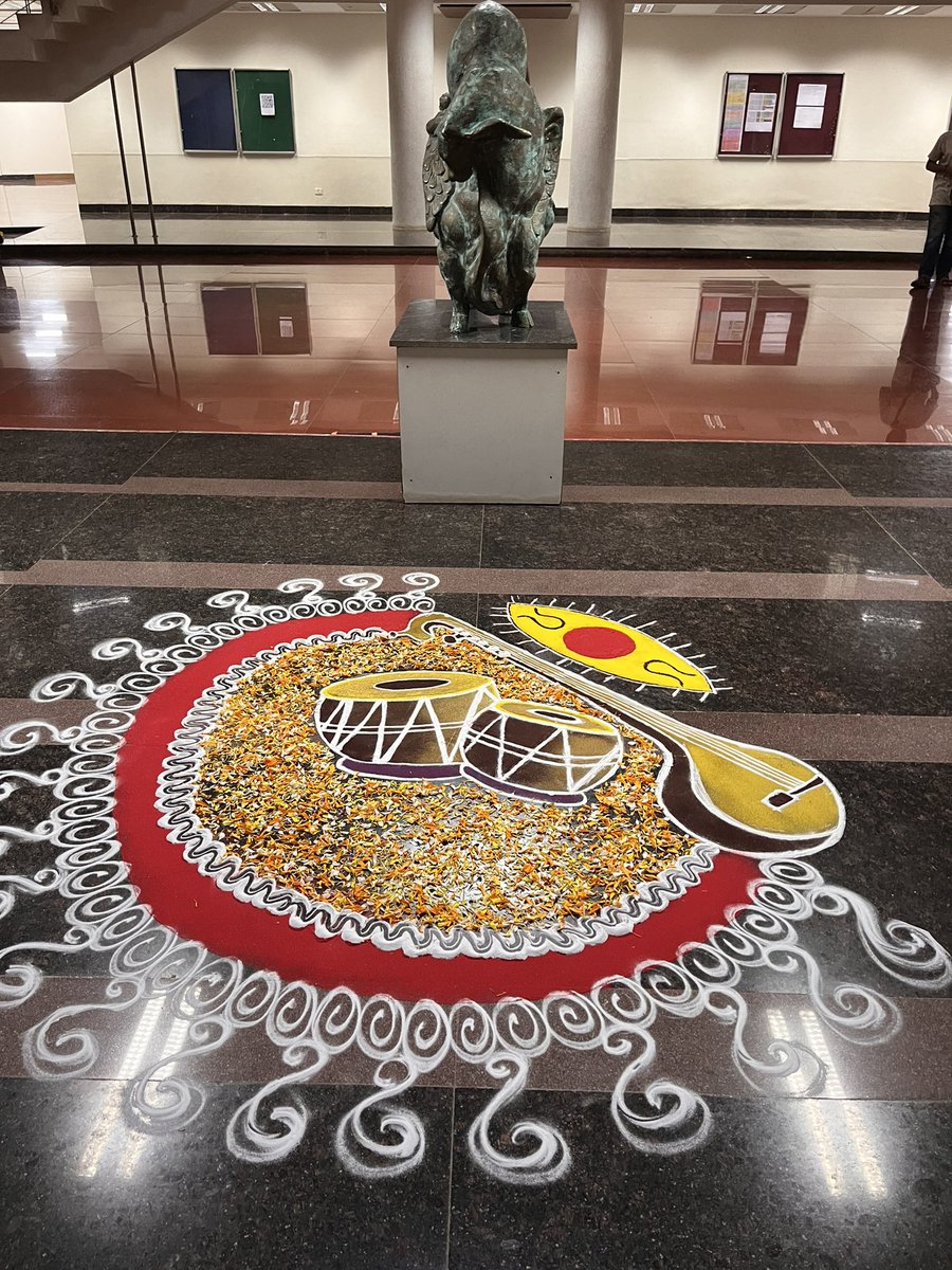 AdhesionLab's tweet image. Brilliant evening of music with @stringstruck and Anubrata Chatterjee hosted by @spicmacayiiserp. As always none of this is possible without student volunteers. Thanks again !