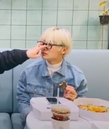 a1nsel0131's tweet photo. 양어린반죽 양도받아요 
sell X buy O 

편하게 제시해주세요 !!
♡ 반택 우대 ♡
https://t.co/VRWyoSWGxI

스트레이키즈 스키즈 아이엔 양정인 양어린녀석 양어린반죽 왕어린녀석 https://t.co/5SUNMZvc0z
