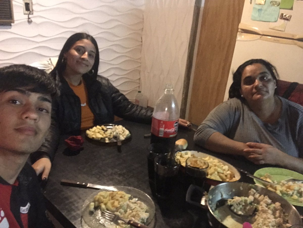 Que salir y salir? A mi dame esto siempre una comilona con mi mujer y mi mami😍❤️‍🩹