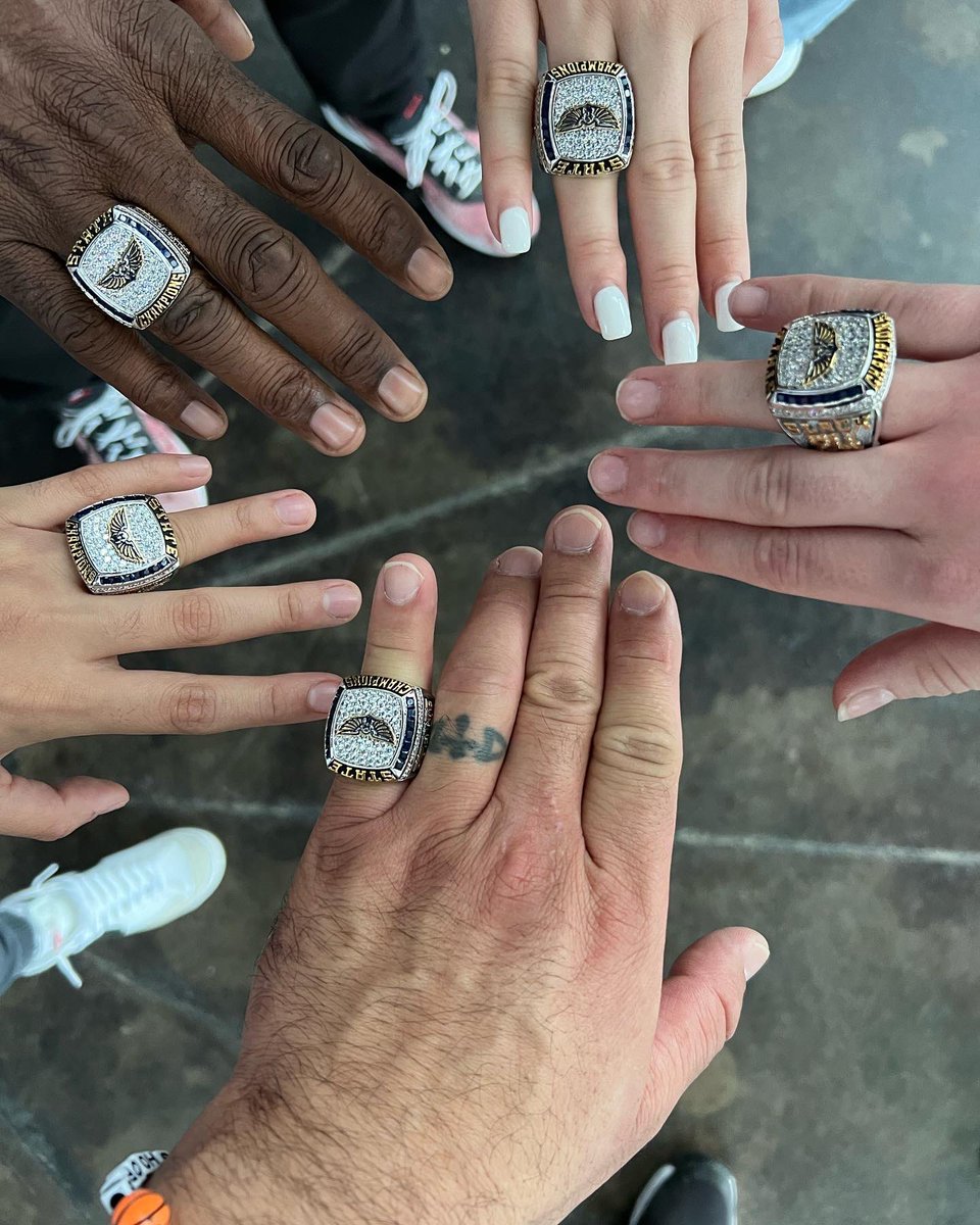 dccgirlshoops's tweet image. Ring us! Celebrated our 2023 CAA championship last night and Ysabel Puente passing 1,000 career points. #ourcitydreamcity #oneheartbeat