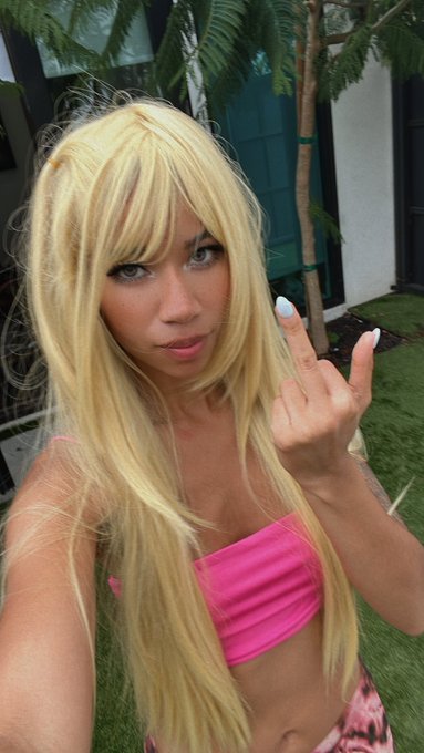 Alexa, play rockstar by Hannah Montana https://t.co/rUtH1Mb5v9<a href="/tag/newprofilepic"class="tags"><span>#newprofilepic</span></a>