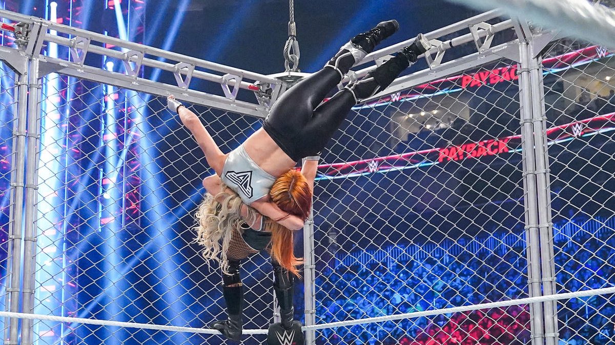 PeteyWilliams produced the steel cage match. Thoughts on the match? 🤔  #WWEPayback #WWE #BeckyLynch #TrishStratus #wweraw #smackdown…
