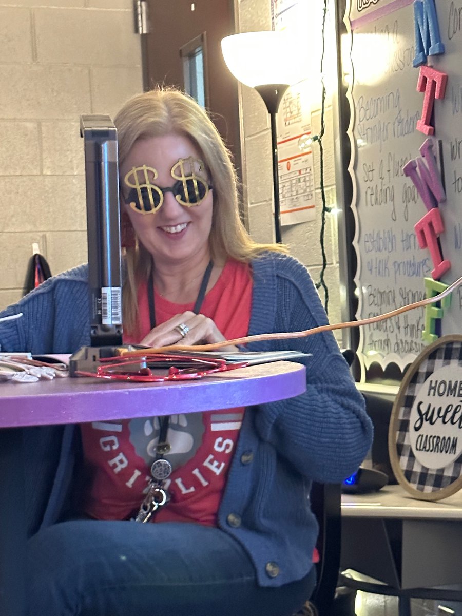 AmandaM7911's tweet photo. Mr. Poseys New Glasses!
Our 6th graders are getting the BEST of our RLA dept! https://t.co/m0mDE82owv