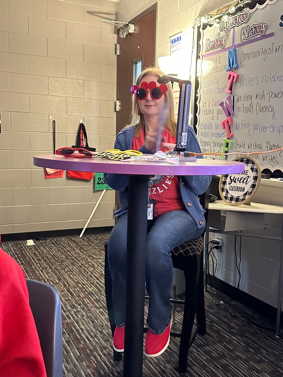 AmandaM7911's tweet photo. Mr. Poseys New Glasses!
Our 6th graders are getting the BEST of our RLA dept! https://t.co/m0mDE82owv