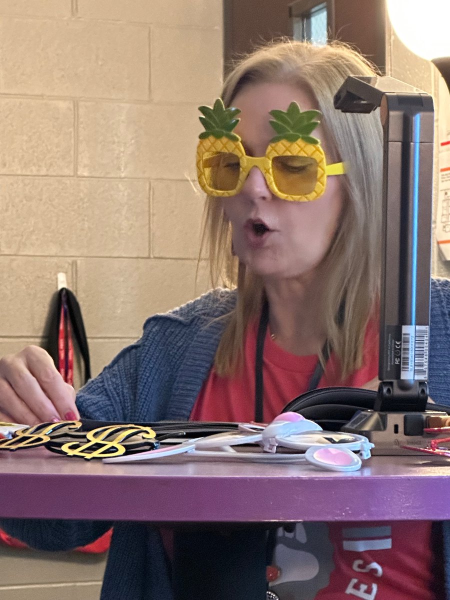 AmandaM7911's tweet photo. Mr. Poseys New Glasses!
Our 6th graders are getting the BEST of our RLA dept! https://t.co/m0mDE82owv