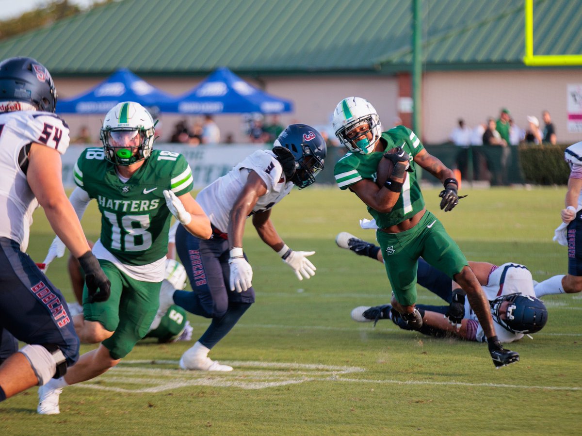 MariaGolick's tweet photo. Scenes from a win @StetsonFootball https://t.co/3nCJRx62W3