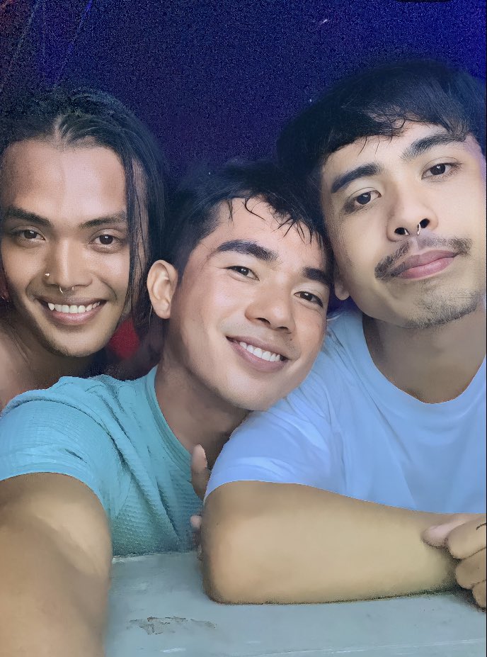 RadDee25's tweet image. Best place to say “Hi” with your random friends of friend❤️
#FirstClassClub
#ZCSwifties