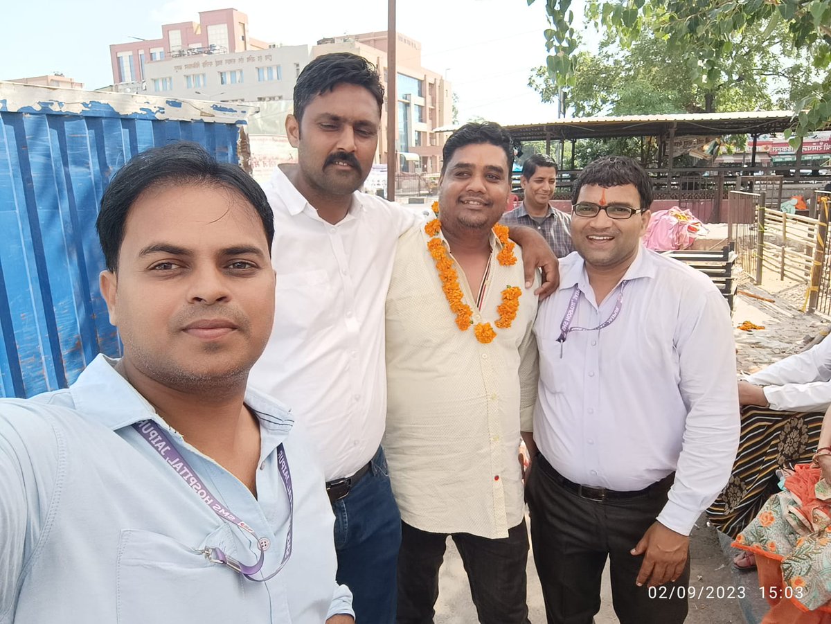 राजस्थान फार्मासिस्ट कर्मचारी संघ <a href="/RPEA_U/">RAJASTHAN PHARMACIST EMPLOYEE ASSO.(U)</a>(U) के प्रदेश अध्यक्ष महोदय     श्री आनंद सूरा जी  <a href="/AnandSura7/">Pharmacist Anand Sura</a>  को जन्मदिन की बहुत बहुत हार्दिक बधाई एवं शुभकामनाये, आप हमेशा स्वस्थ रहे और  यूंही मुस्कुराते रहे💐💐💐