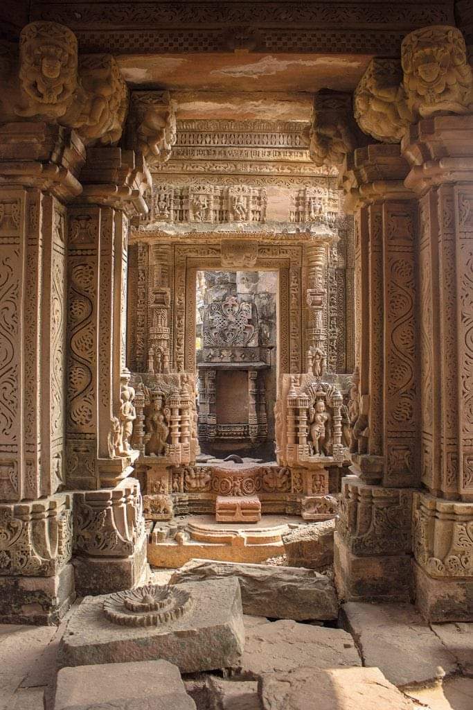 SanataniTemples's tweet photo. The architectural legacy of the Chandellas in the ancient land of Jejahuti in Khajuraho. https://t.co/IDmTycEOSa
