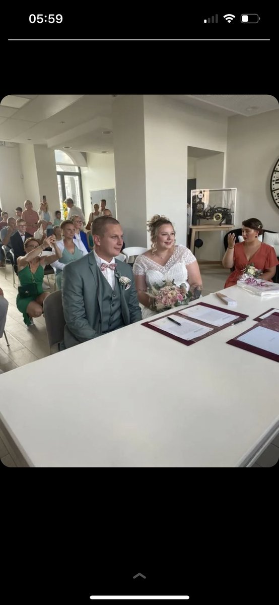 amel_carrez's tweet photo. Officiellement mariée 💍 

Madame Carrez 💖 https://t.co/lRuLHyHyUv