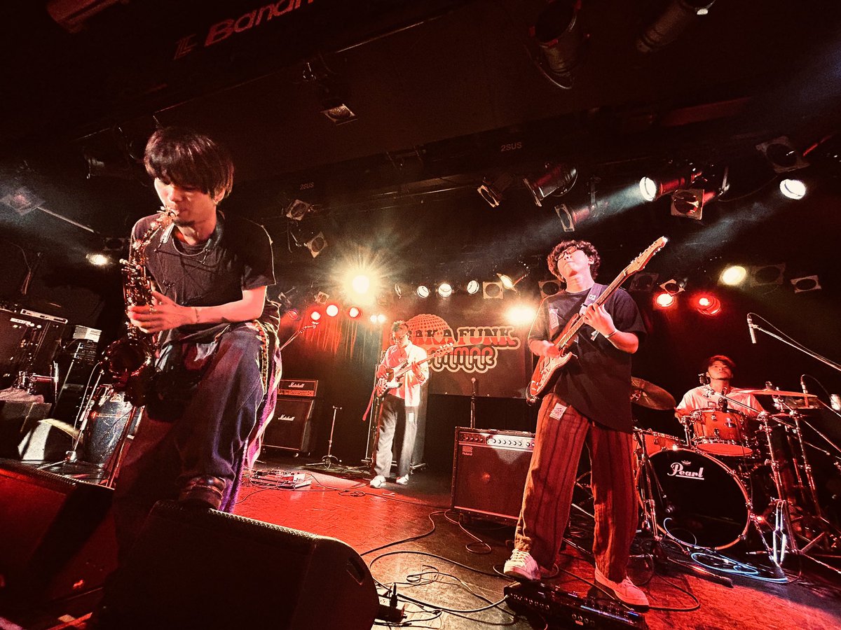 勇魚ジュークボックス✨ 勇魚はこの並び（立ち位置）がいい！！勇魚からのキラーズからのK-106は私には贅沢な並びバナナから離れられん💦一気にテンションあげてくれました🐋 ワクワクの始まり✨#OSAKAFUNKGRAMMAR #IsanaJB #勇魚ジュークボックス