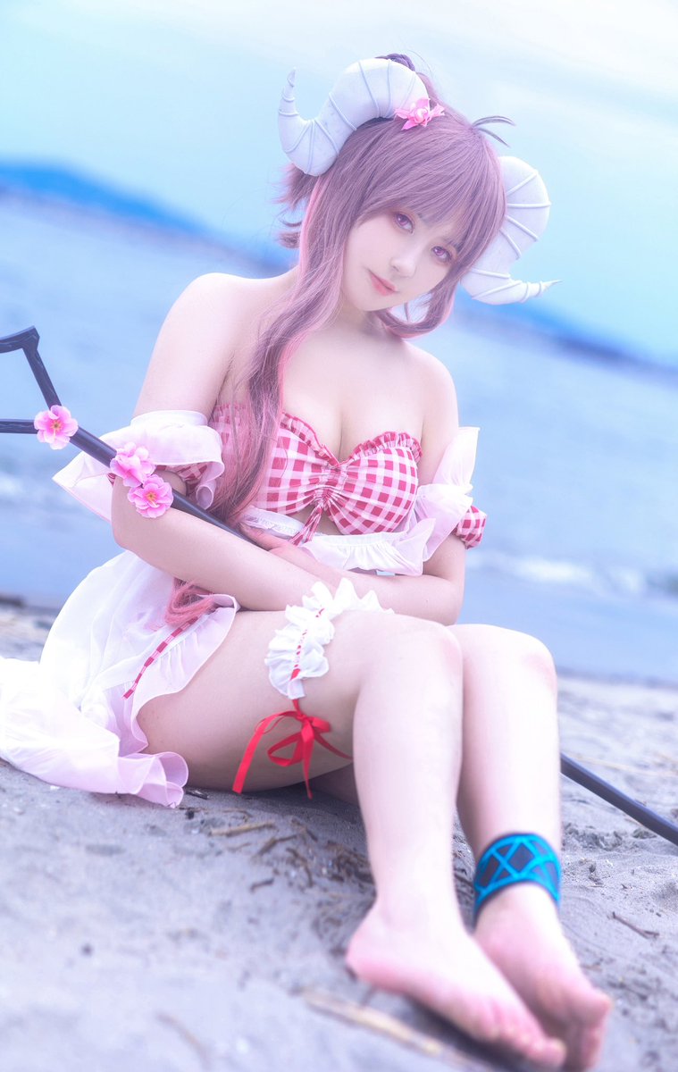 suxizzz233's tweet photo. 💞エイヤフィヤトラ💞

#コスプレ #cosplay #アークナイツ #Arknights #明日方舟 #eyjafjalla #艾雅法拉  #エイヤフィヤトラ https://t.co/G95W3ai48O