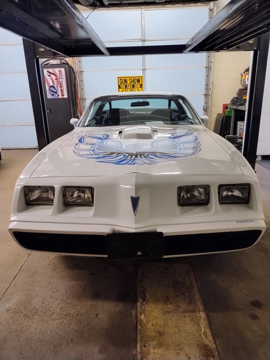 Cerulean_Sinner's tweet image. I think yes! New project car.... I can hear the wrenches turning now. #GreaseMonkey