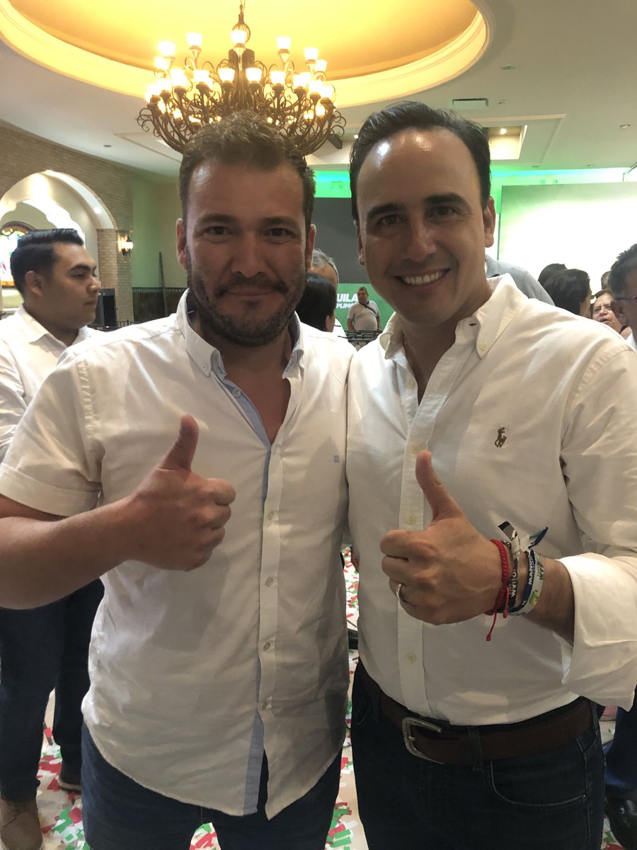 REDVERASTEGUI's tweet photo. Un gusto poder verte compadre y futuro gobernador @manolojim estoy seguro que serás el mejor gobernador que ha tenido esta gran estado ru capacidad y visón son clave y que como bien dices “la grandeza de esta tierra será la causa que nos une” #YoConManolo 💪🏻🤠 https://t.co/DfqEo5MDyb