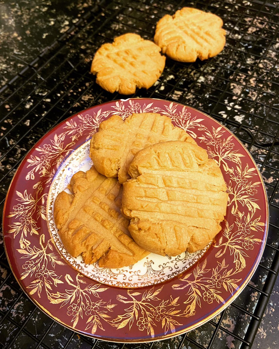 #homemade #peanutbuttercookies 😋