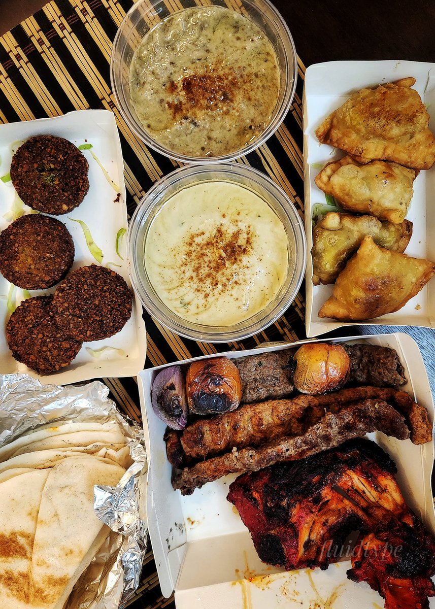 fluidtype's tweet image. The OG veggie balls, Falafel. I just had to recover from that bad veggie balls.

Plus beef &amp;amp; chicken kebab, chicken tikka, baba ghanoush, pita bread, and hummus from Persia Grill, Met Live. Bad weather? Order in!

#falafel
#kebab
#samosas