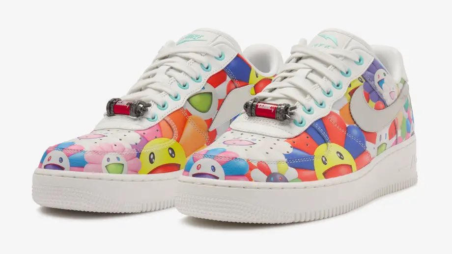 newjeanscloset_'s tweet photo. NewJeans wearing RTFKT x Takashi Murakami x Nike Air Force 1 NFT sneakers 🧡💛 https://t.co/rcQuOrEAmO