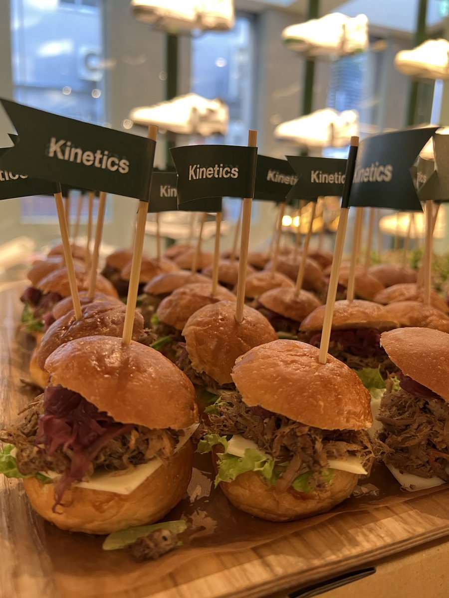TSC_HERITAGE's tweet photo. こんにちは！

TOKYO SAND WICH CLUBです。

先日はキネティクスさんのリニューアルオープンに参加致しました！

お店情報は↓
https://t.co/hv7aDbLPd9

是非、遊びに行って下さい〜♪

＃kinetics　 ＃キネティクス　＃アパレル　＃レセプション　＃ケータリング https://t.co/rbjcoQySEA